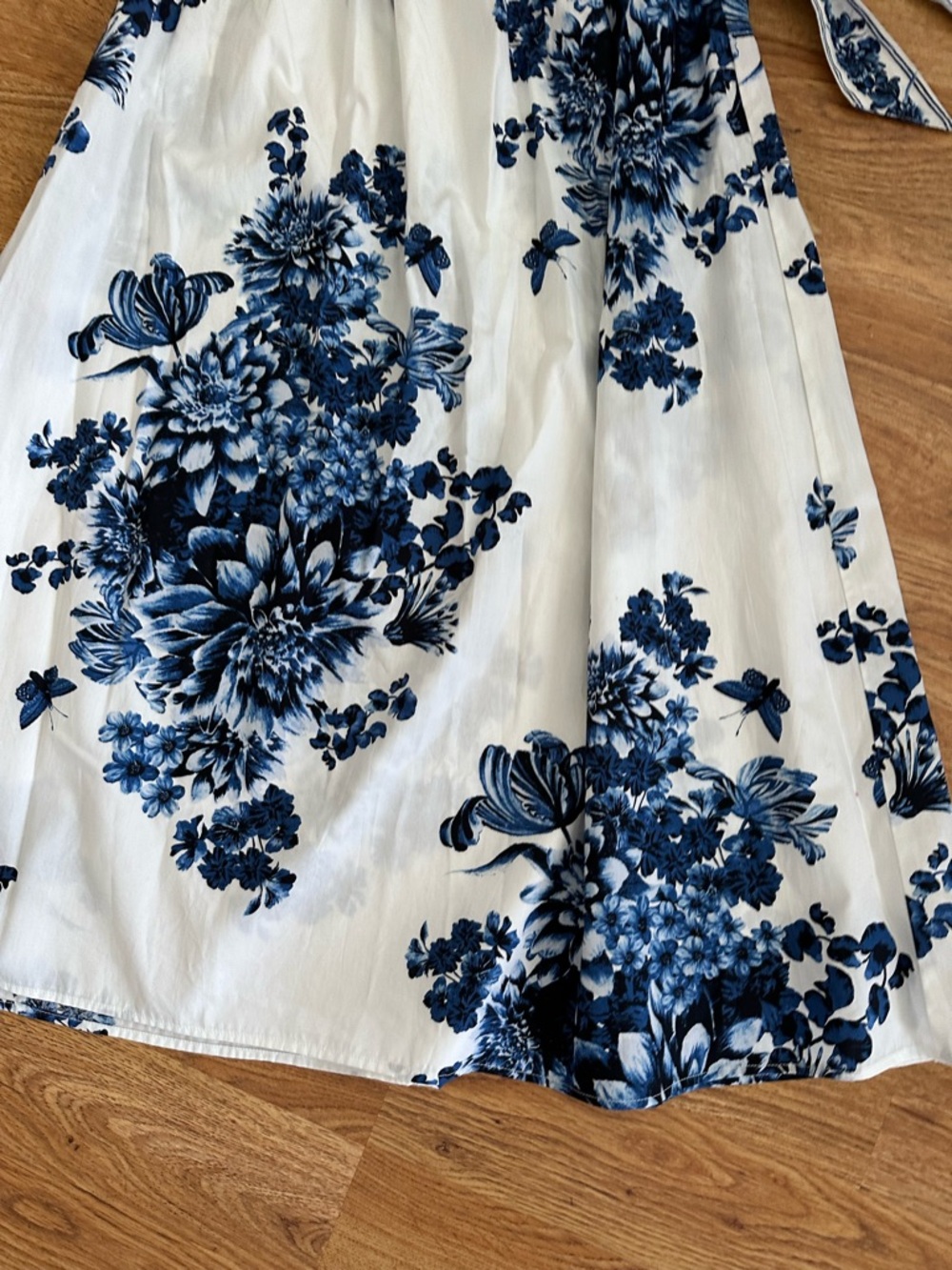 NWOT H&M White Blue Floral Cotton Skirt XS - Picture 8 of 9